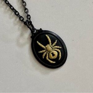 Black and Cream Spider Pendant Necklace